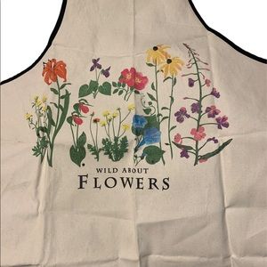 Hatley wild about flowers apron NWOT made in Canada
